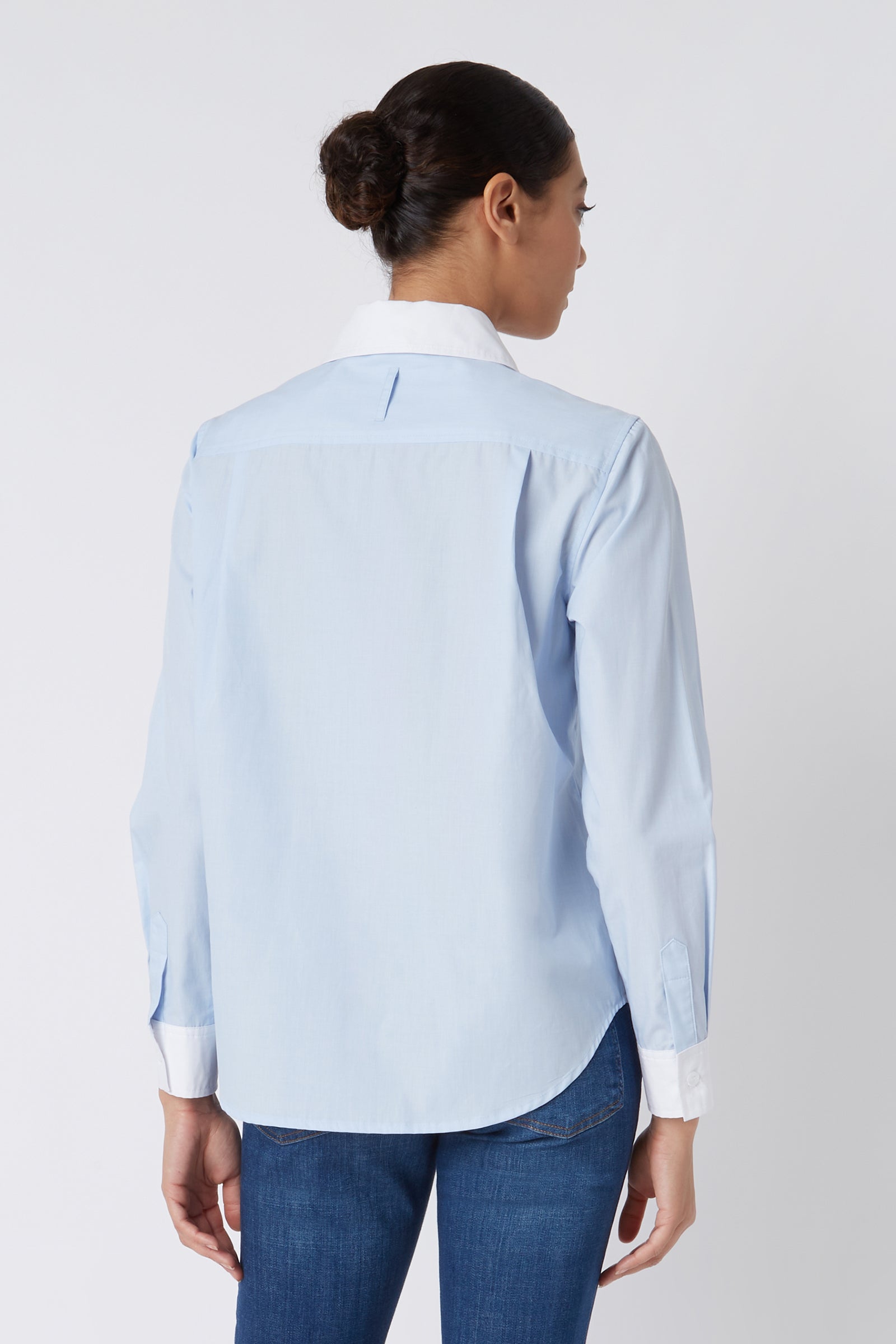 Kal Rieman Classic Tailored Shirt in Oxford Blue on Model Looking Left Cropped Front View