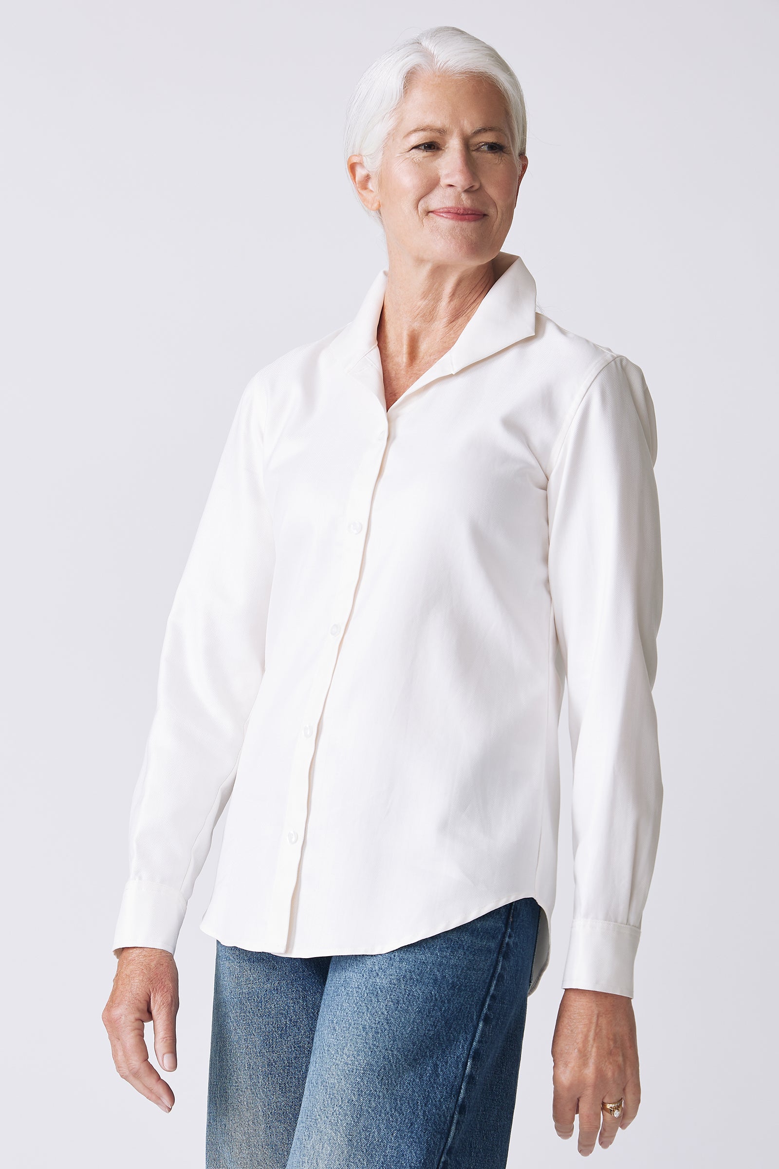 Kal Rieman Ginna Box Pleat Shirt in Ivory fine herringbone on model side view detail