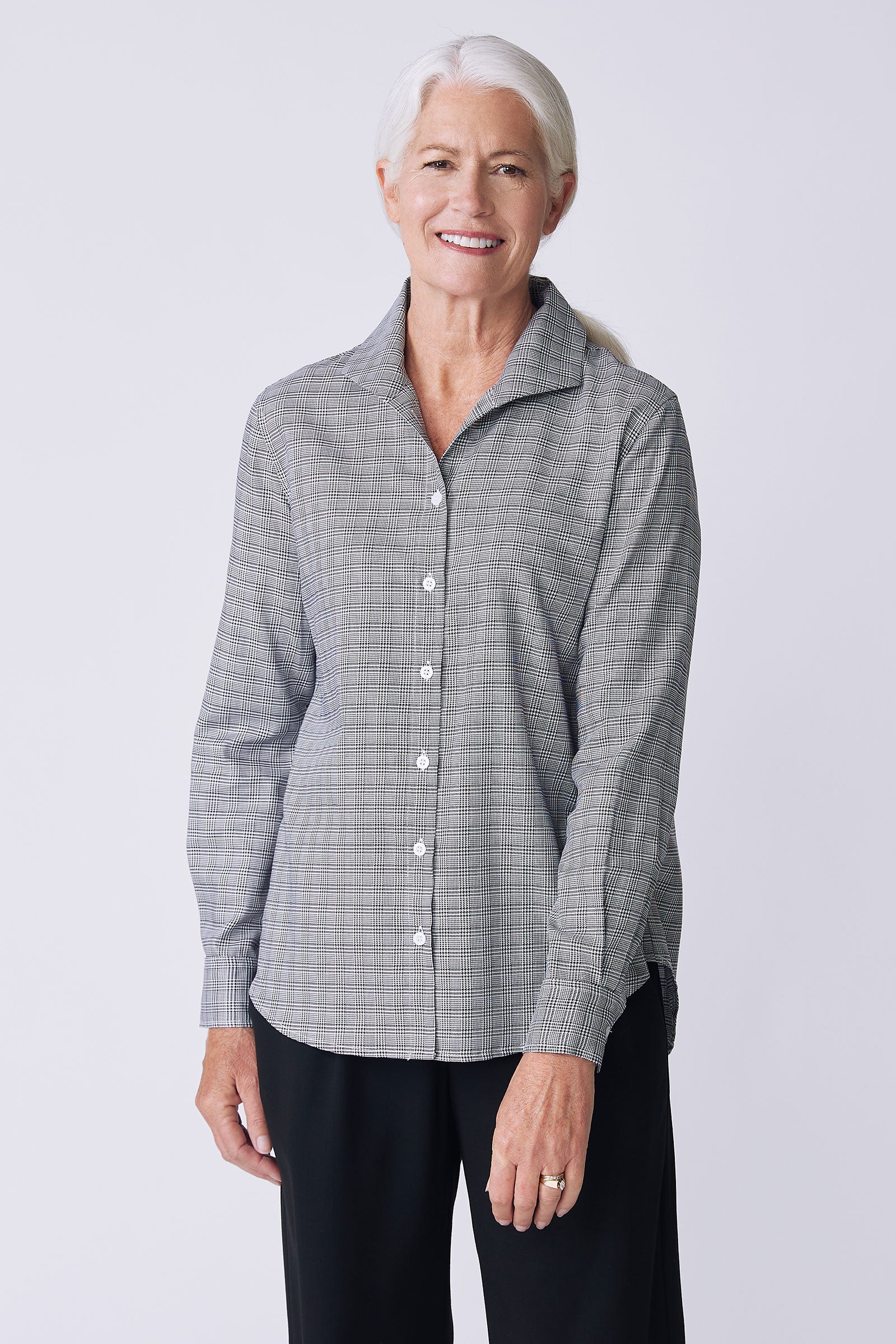 Kal Rieman Ginna Box Pleat Tailored Shirt in glen plaid black and white on model front view detail