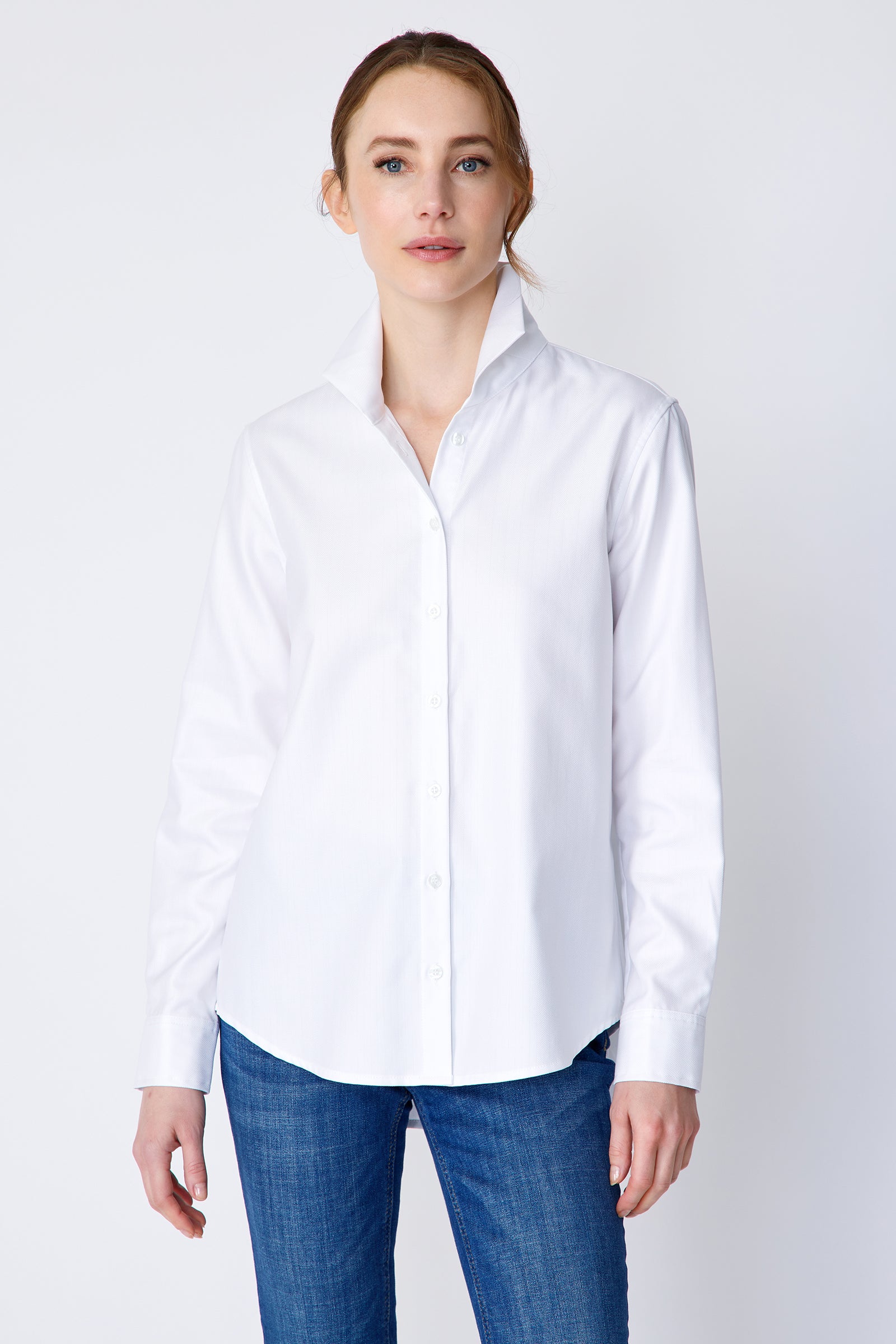 Kal Rieman Ginna Box Pleat Tailored Shirt in white fine herringbone on model front view arms by side