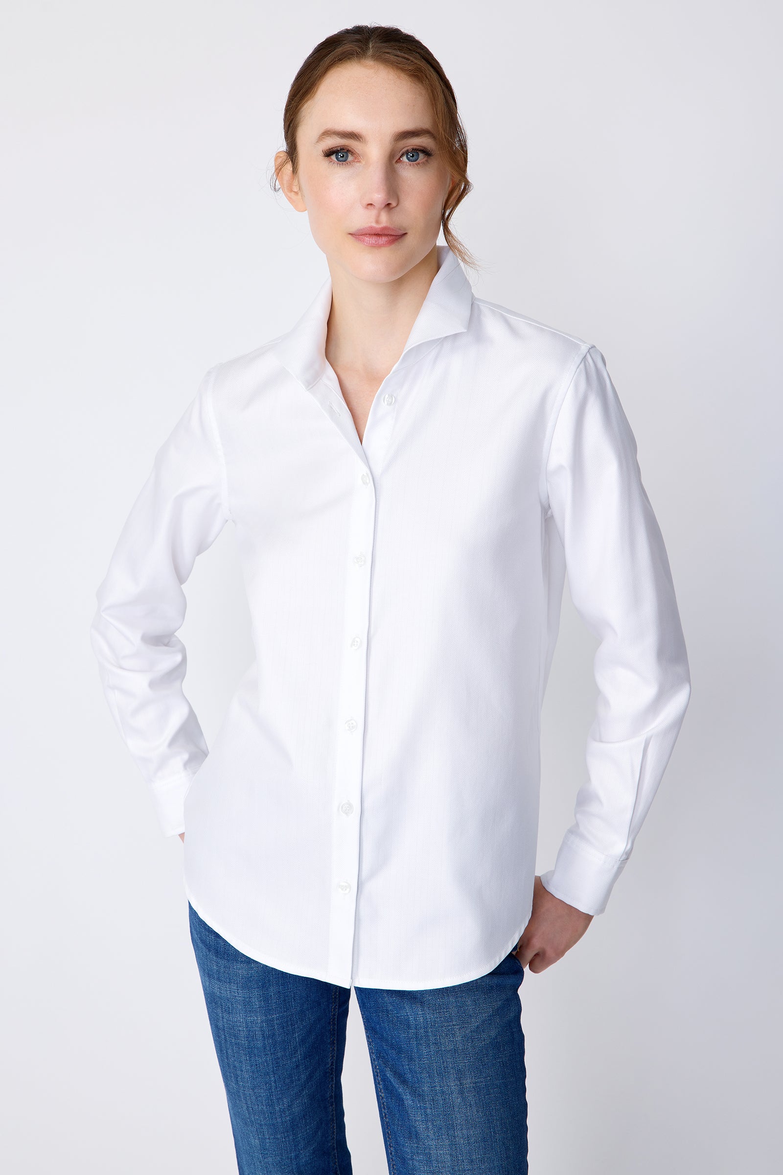 Kal Rieman Ginna Box Pleat Tailored Shirt in white fine herringbone on model front view hand in pockets