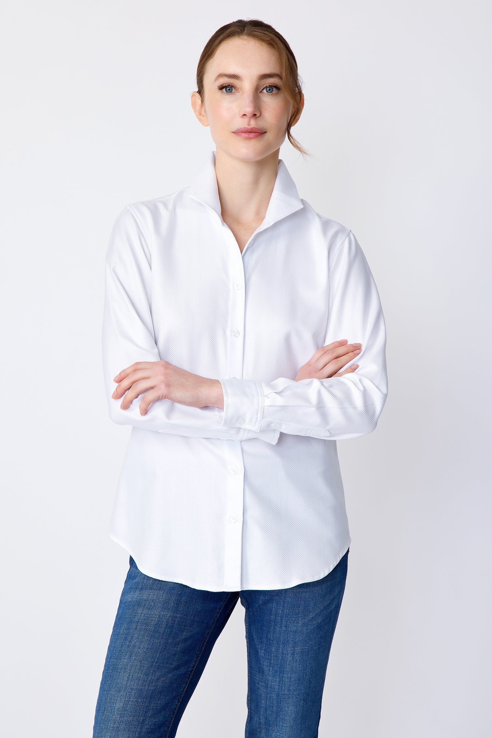 Kal Rieman Ginna Tailored Shirt in white herringbone on model front view arms crossed