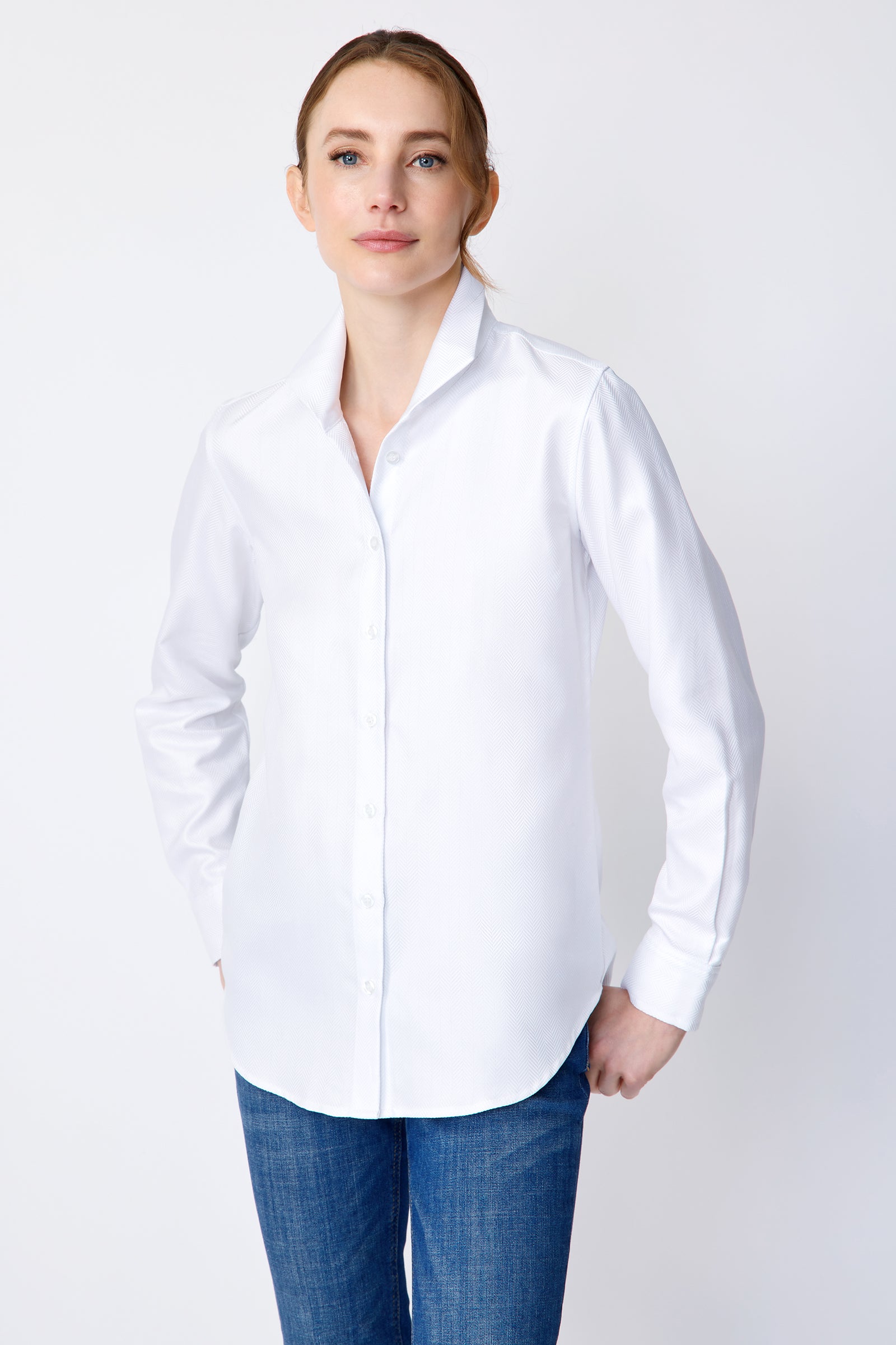 Kal Rieman Ginna Tailored Shirt in white herringbone on model front view hands in back pockets