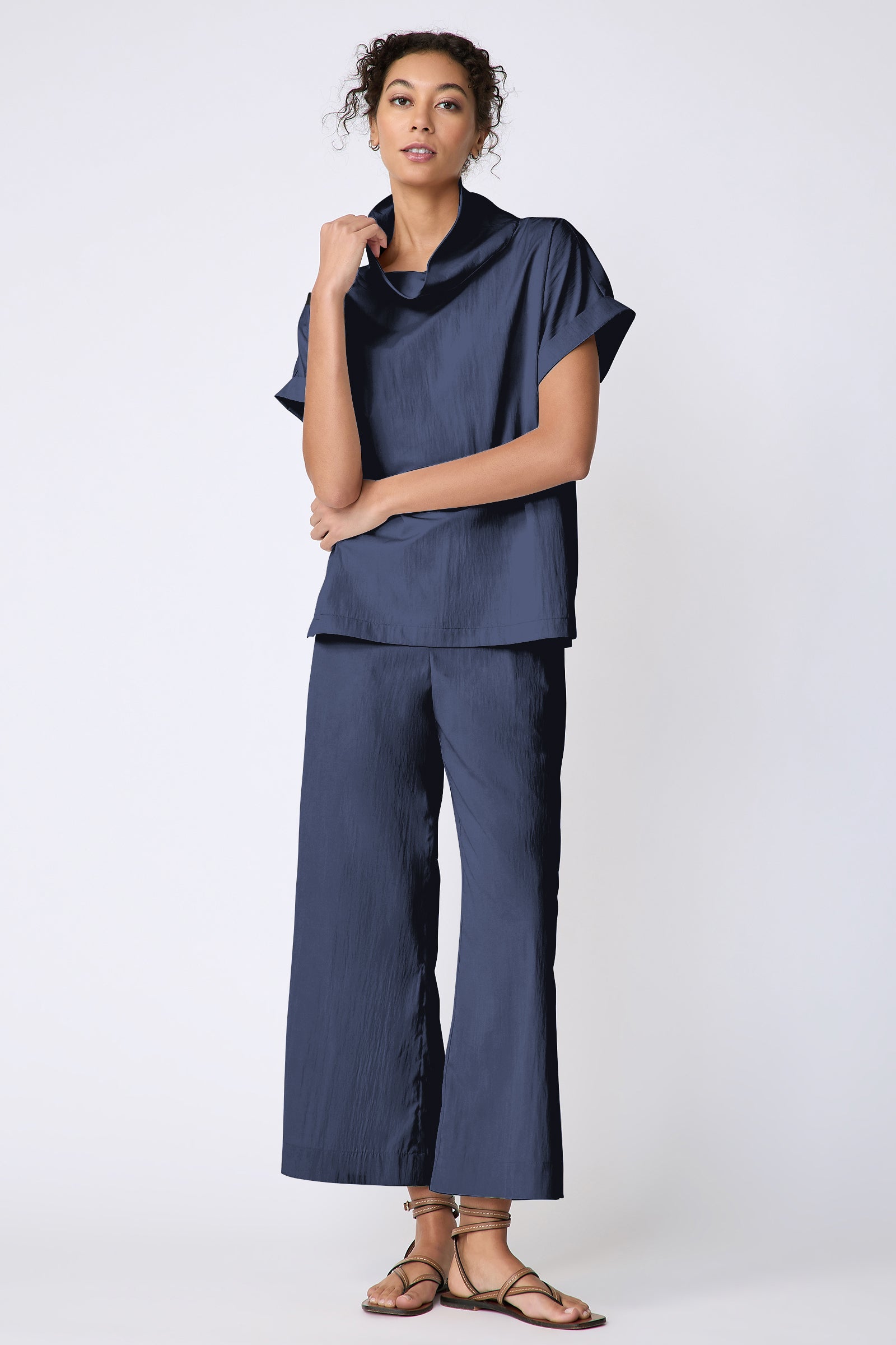 Kal Rieman Maggie Top in Typewriter Cloth navy on model front view full look holding collar