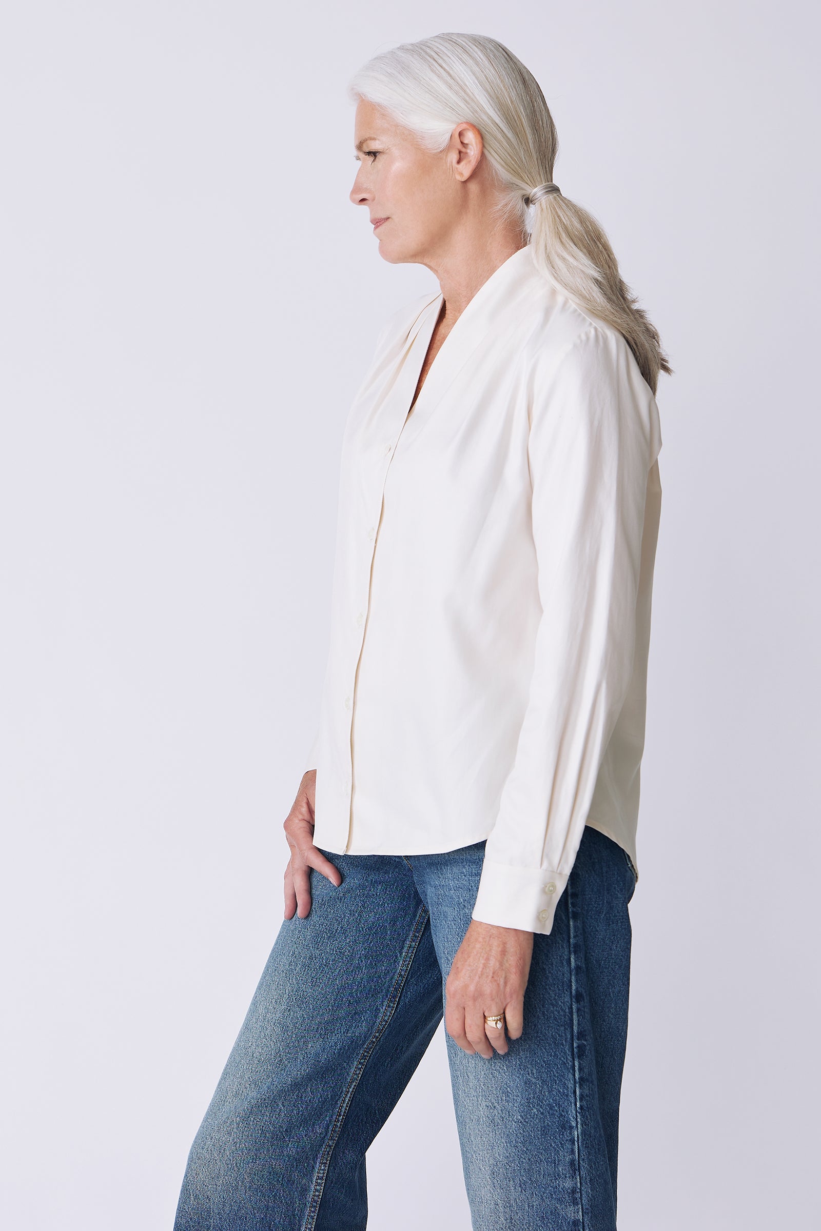 Kal Rieman Nadia Blouse in soft twill ivory on model side view