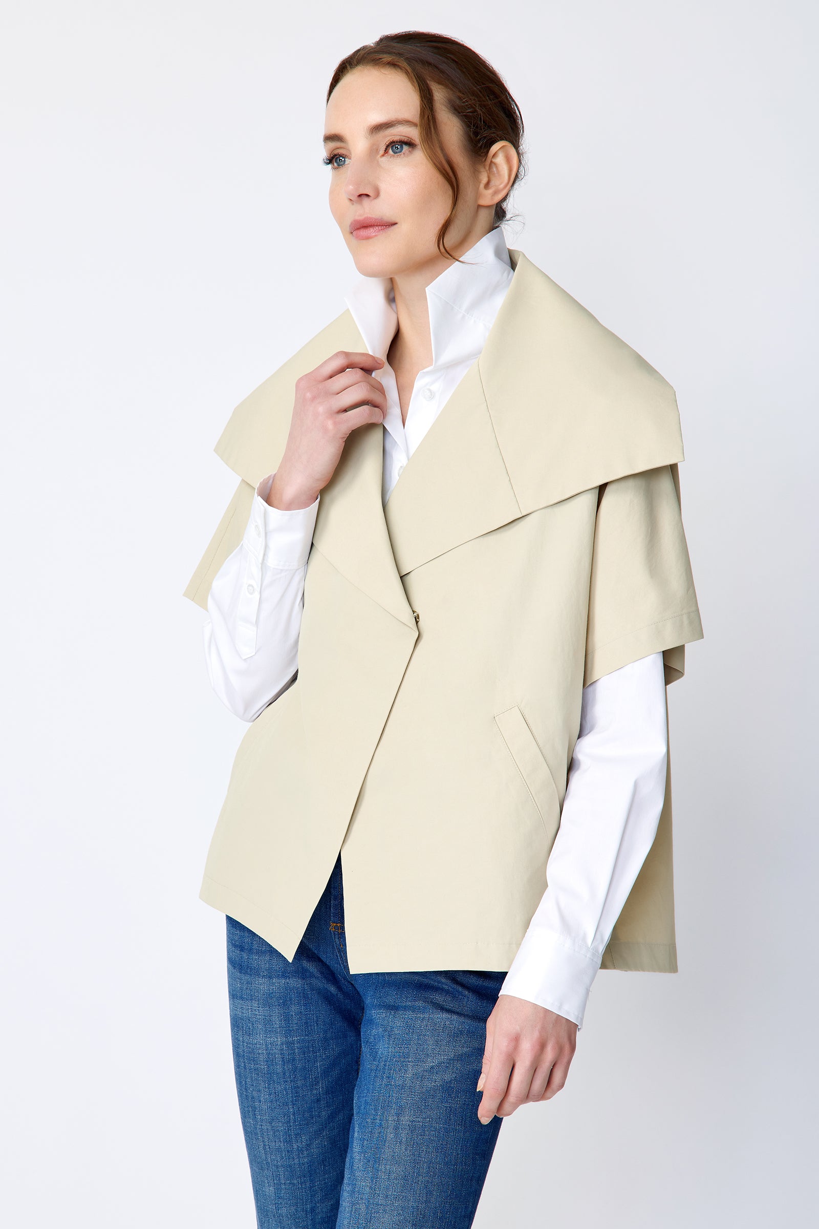 Kal Rieman Paris Jacket in Khaki Italian broadcloth on model side view holding collar