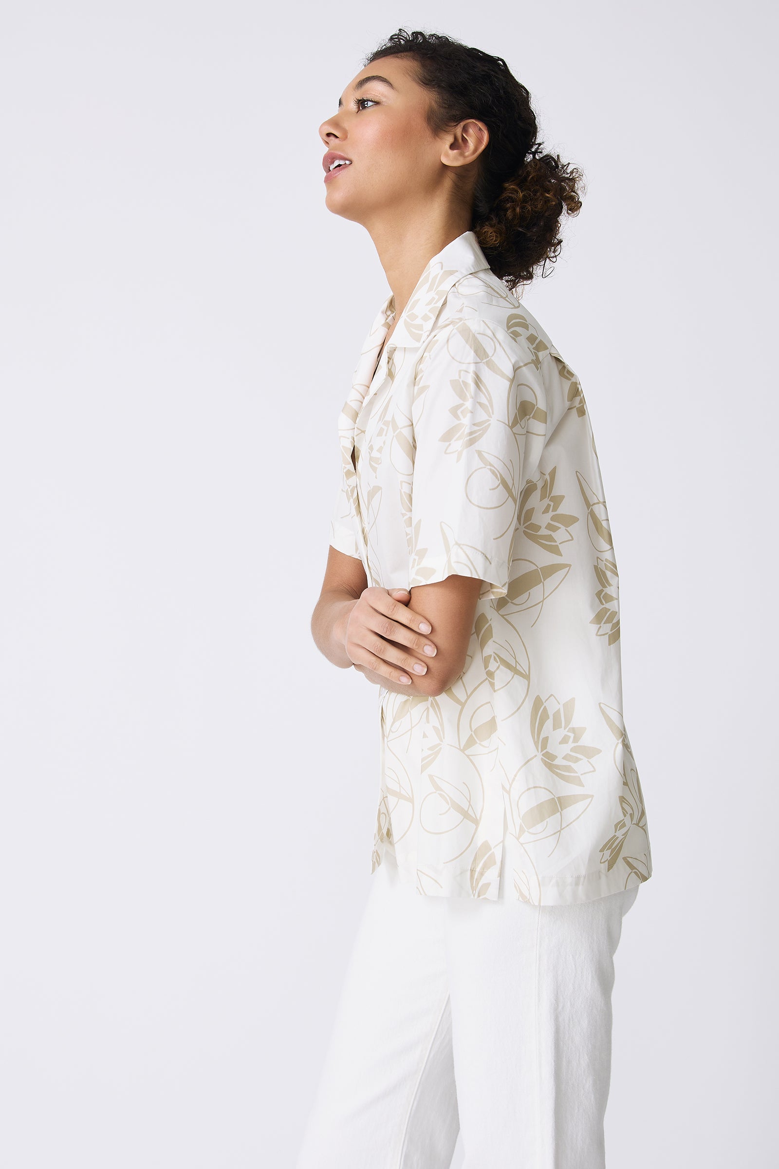 Kal Rieman Vacation Shirt in Lotus Print Sand on model side view