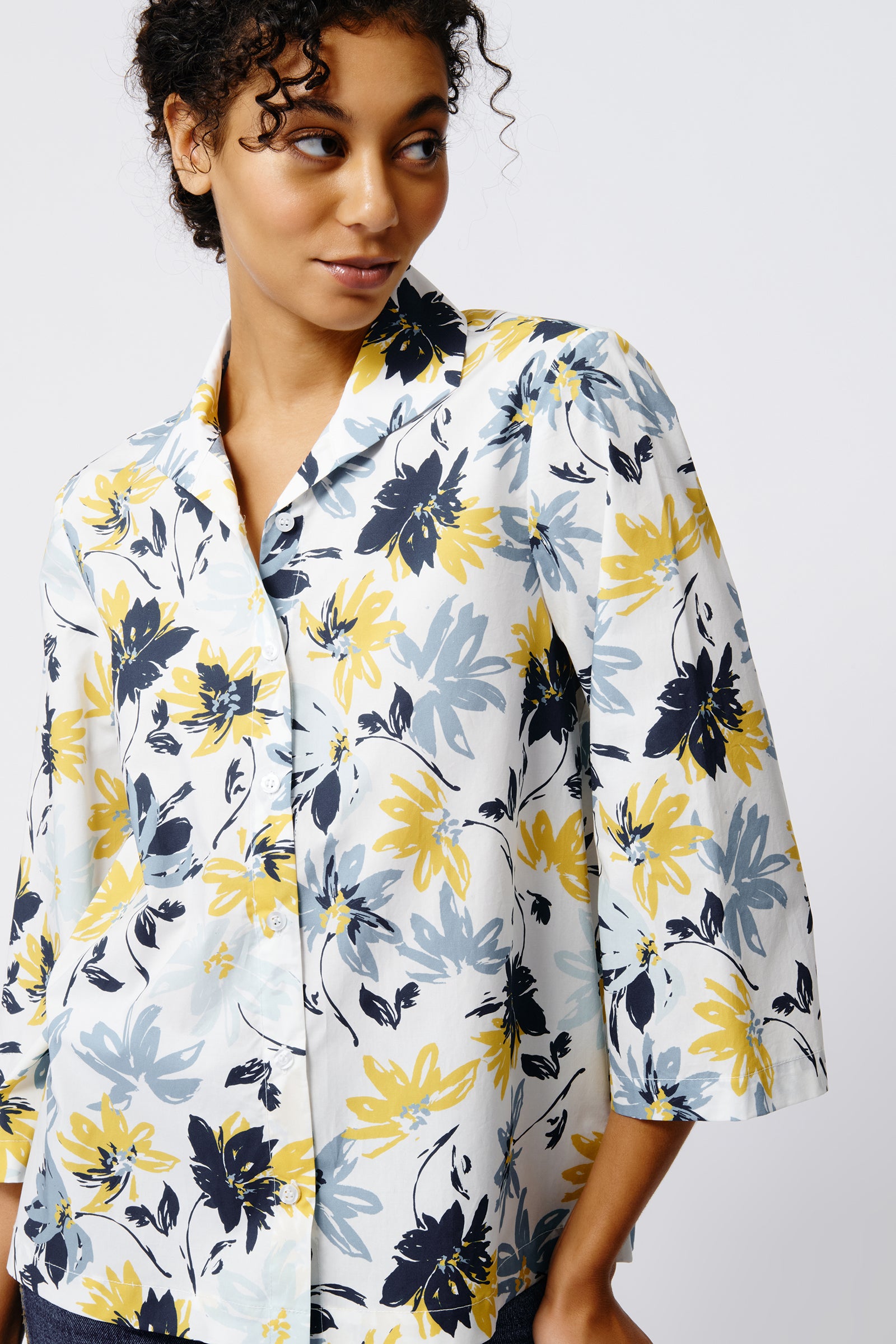 Kal Rieman 3/4 Sleeve Ginna in Seafoam Floral on Model Front View Closeup Crop