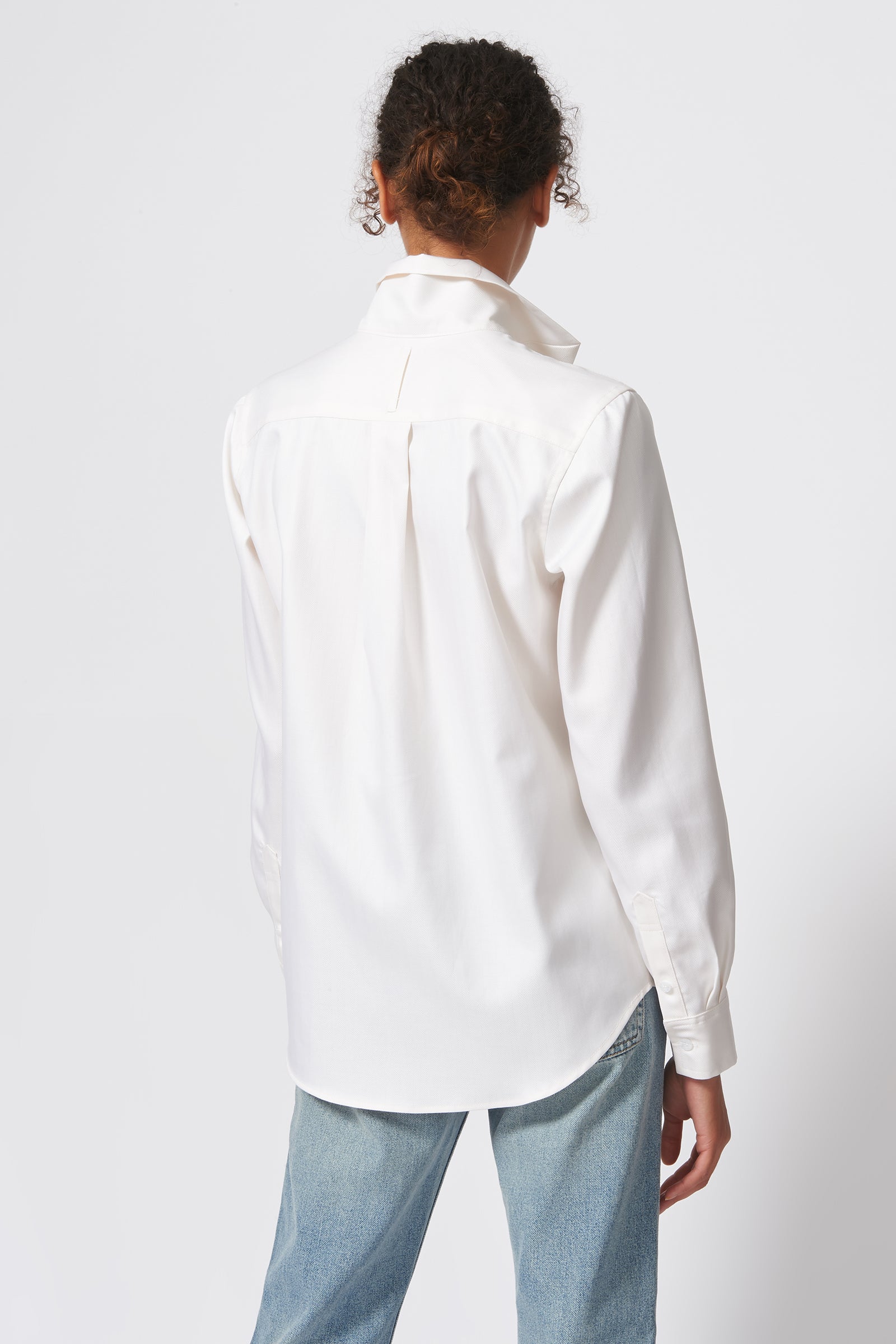 Kal Rieman Ginna Box Pleat Shirt in Ivory Fine Herringbone on Model Back View