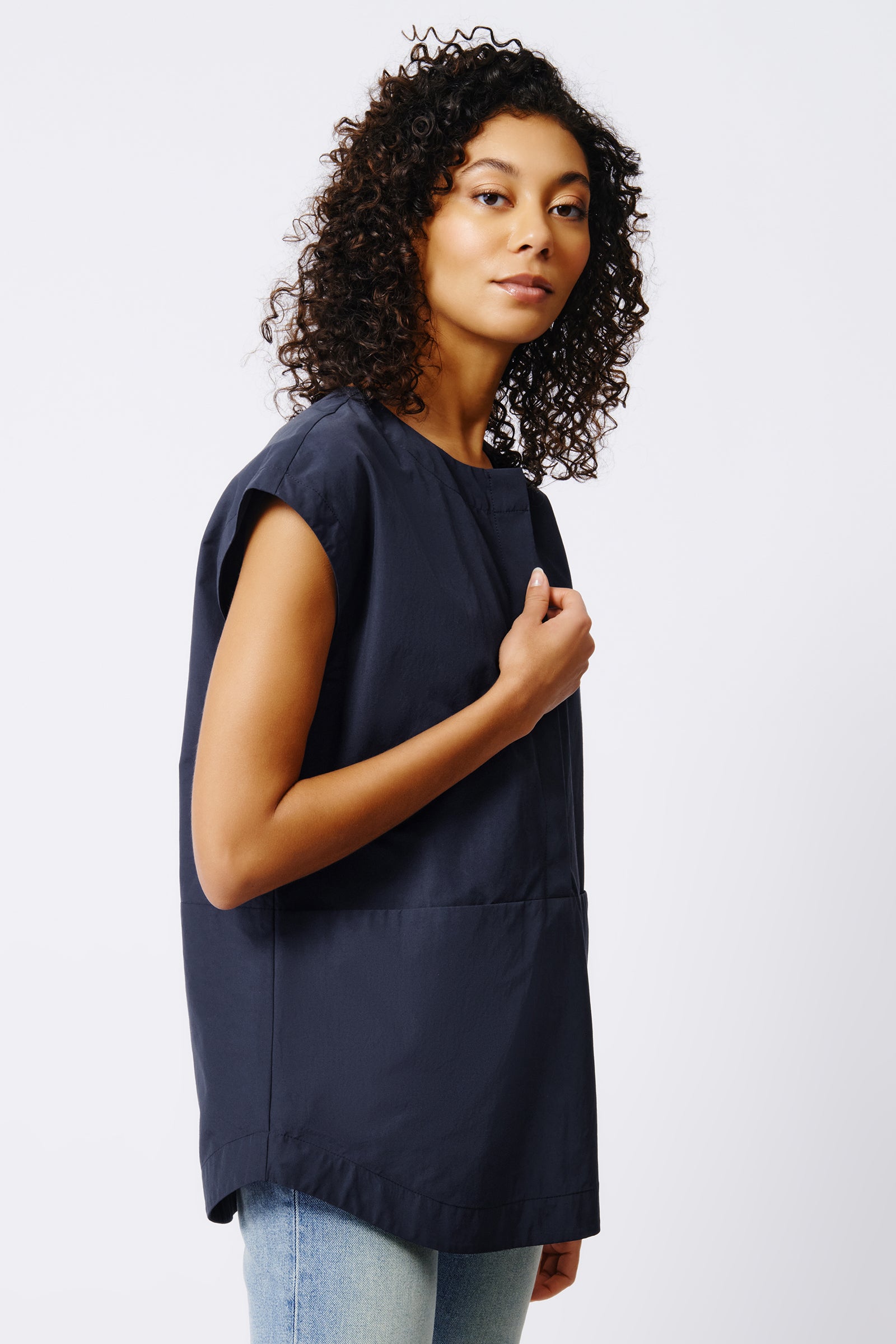 Kal Rieman Seam Pocket Tunic in Navy Broadcloth on Model Side View Crop