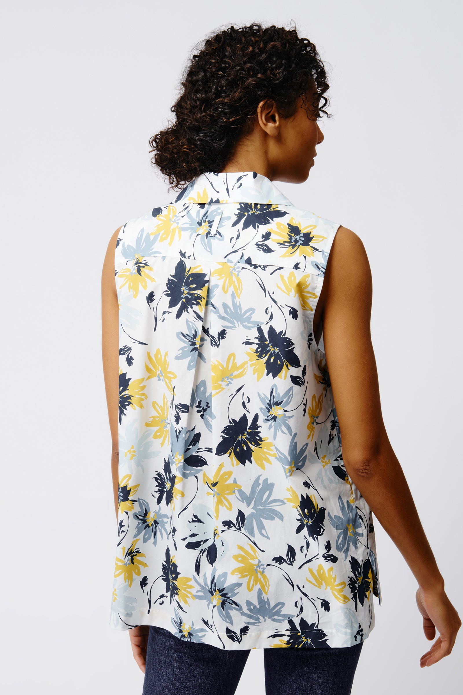 Kal Rieman Rita Sleeveless Collared V Neck in Seafoam Floral on Model Back View Crop