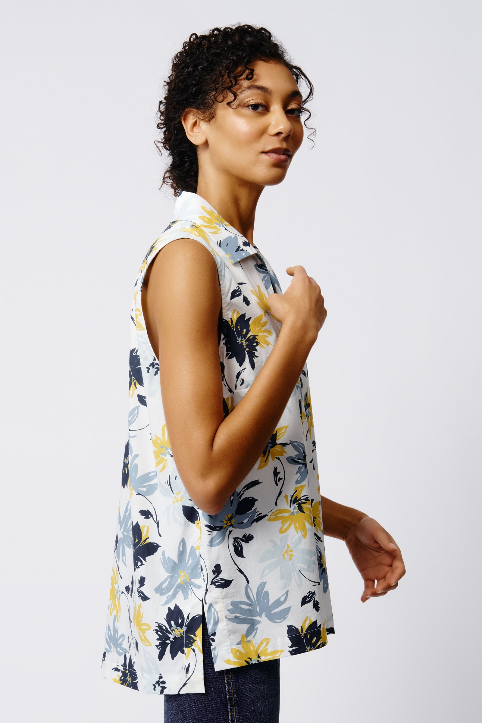 Kal Rieman Rita Sleeveless Collared V Neck in Seafoam Floral on Model Side View Crop