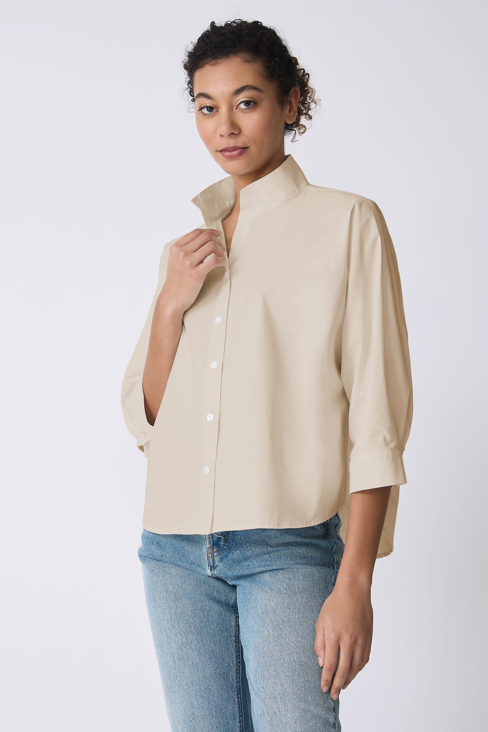 Kal Rieman Avi Shirt in sand italian broadcloth on model side view detail