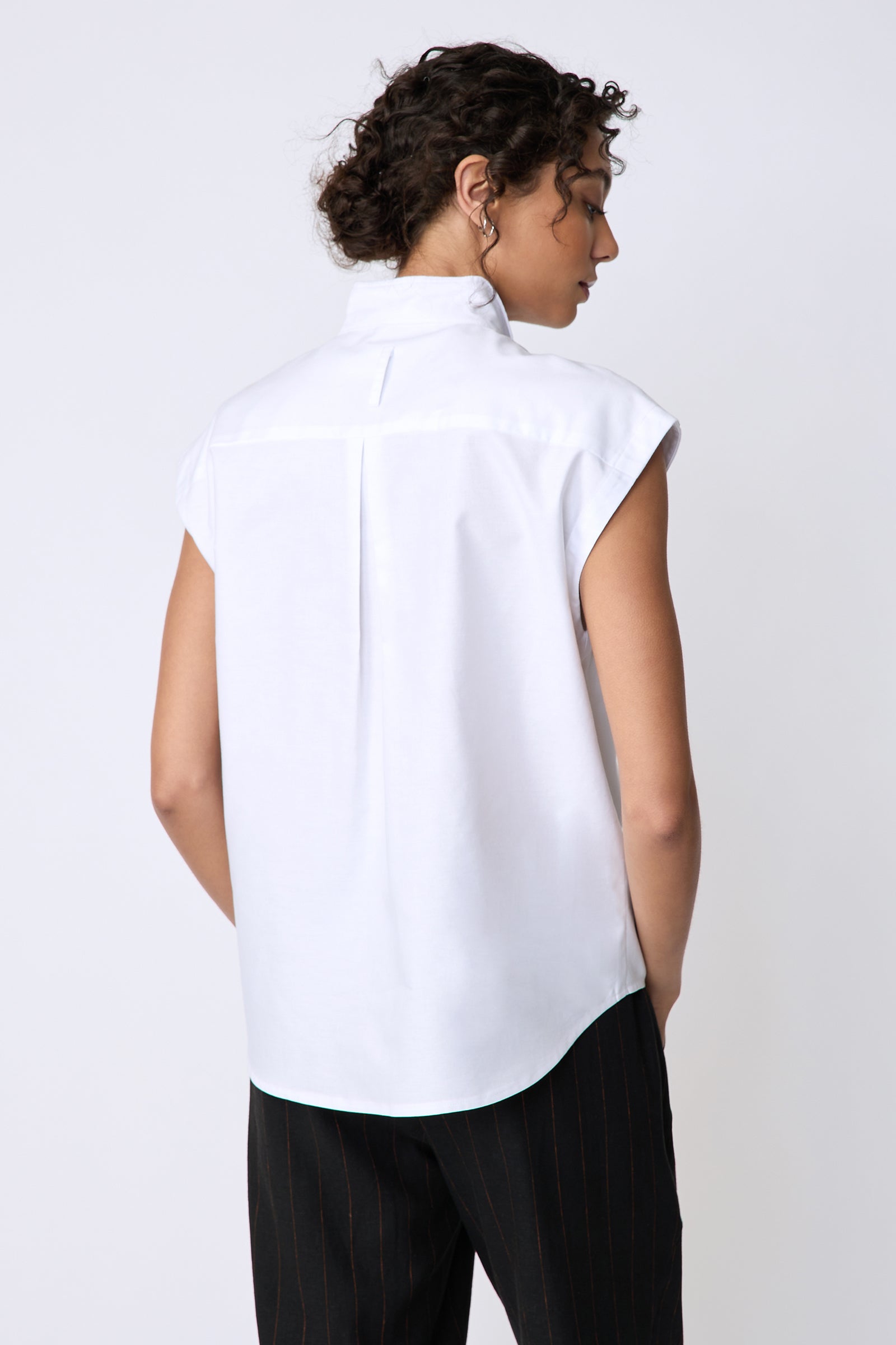 Kal Rieman Candice Cap Sleeve Double Collar Shirt in white on model front view detail