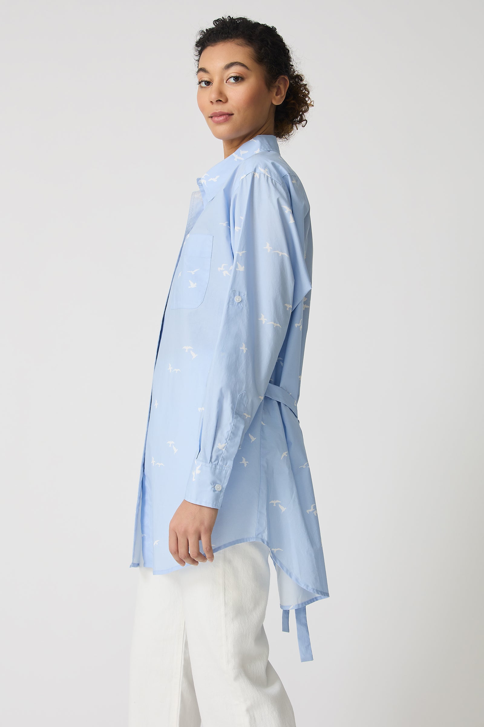 Kal Rieman Deanna Shirt in Oxford Blue Bird Print on model side view