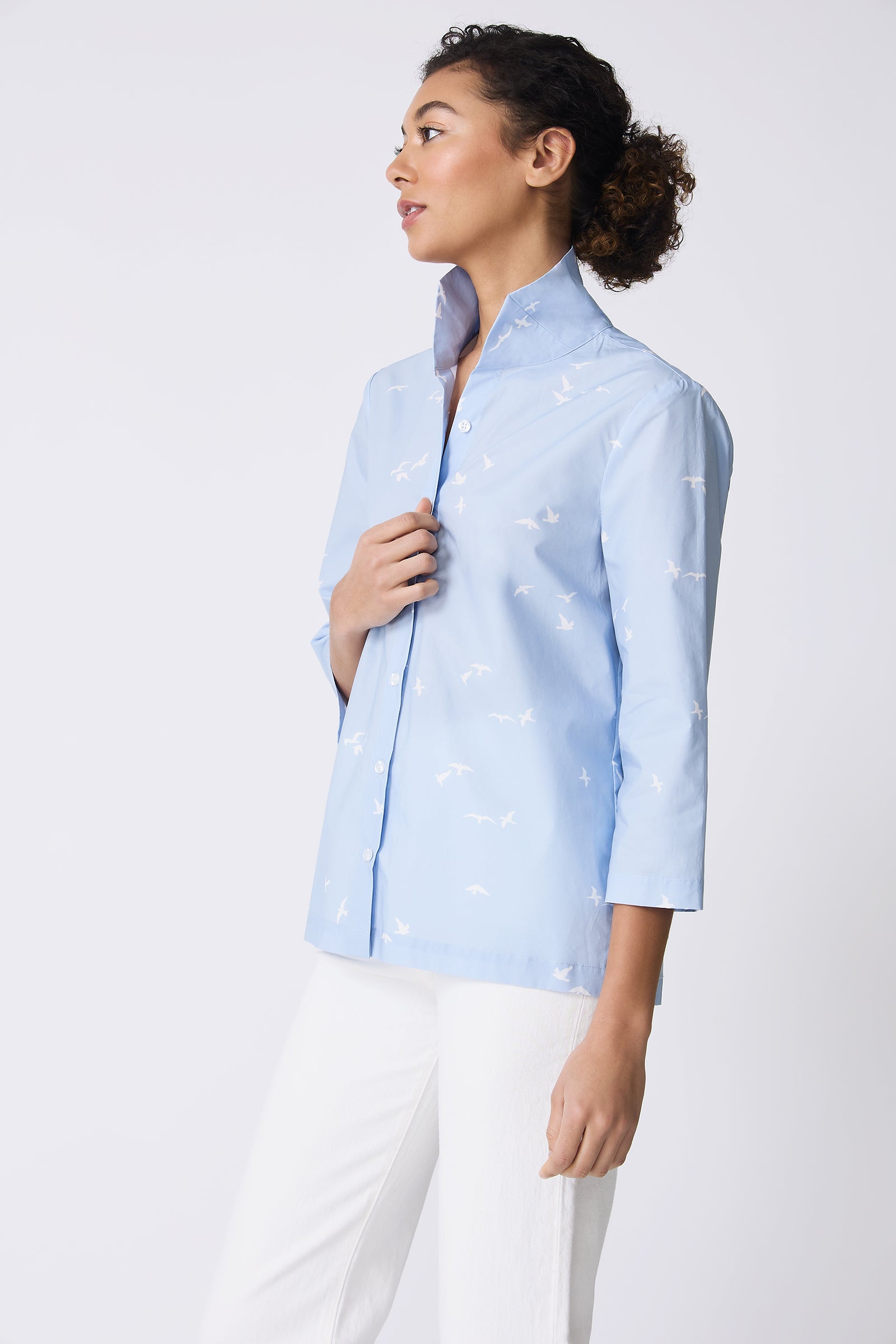 Kal Rieman 3/4 Sleeve Ginna Shirt in Oxford Blue Bird Print on model side view alternate