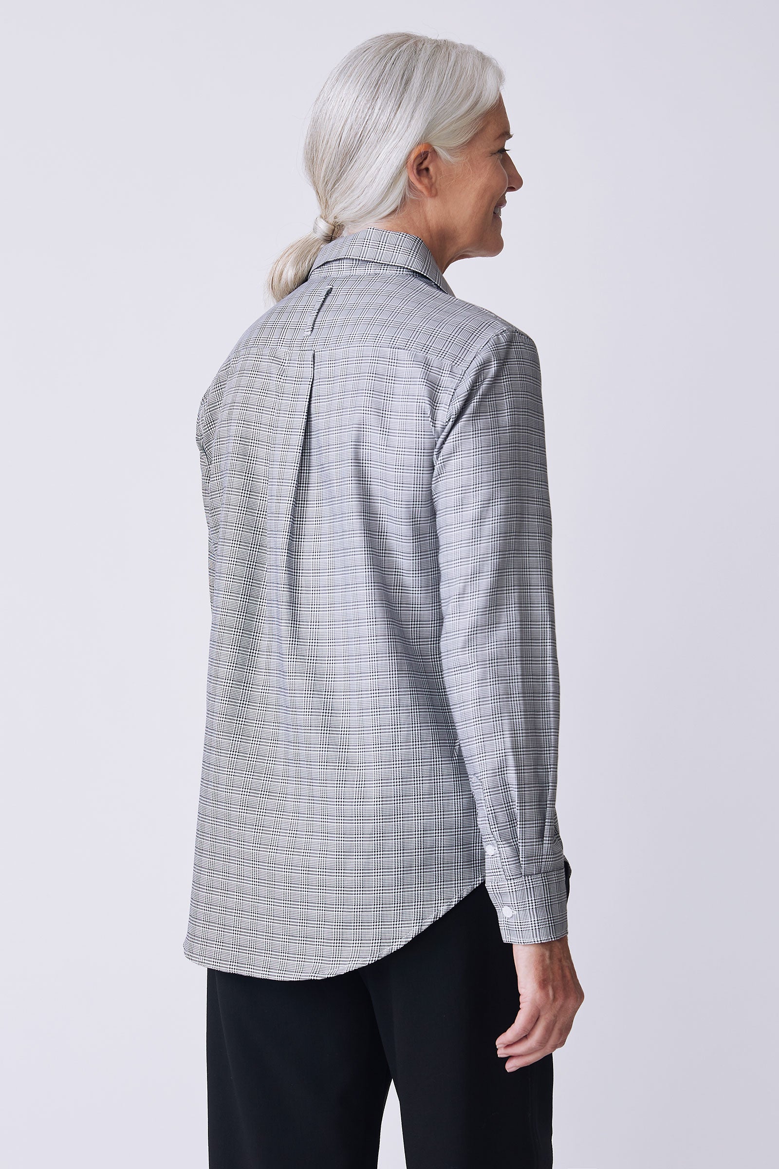 Kal Rieman Ginna Box Pleat Tailored Shirt in glen plaid black and white on model front view detail