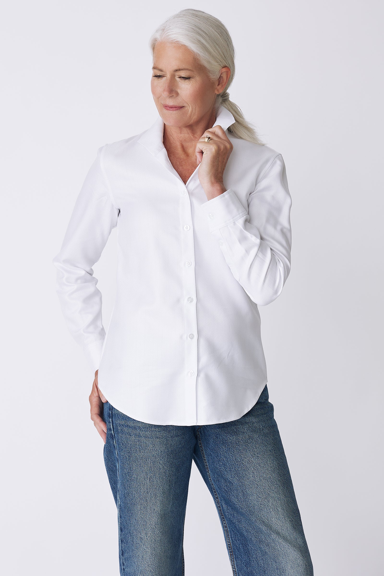Kal Rieman Ginna Box Pleat Shirt in White Herringbone on Model front view holding collar