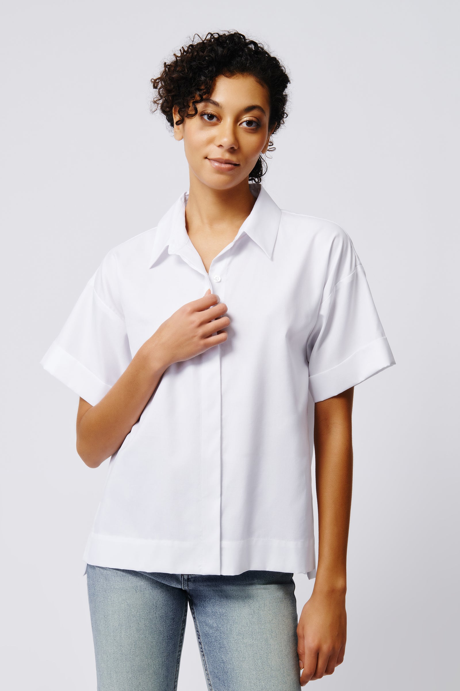 Kal Rieman Billie Cuffed Short Sleeve Shirt in White on Model Front View Crop 6