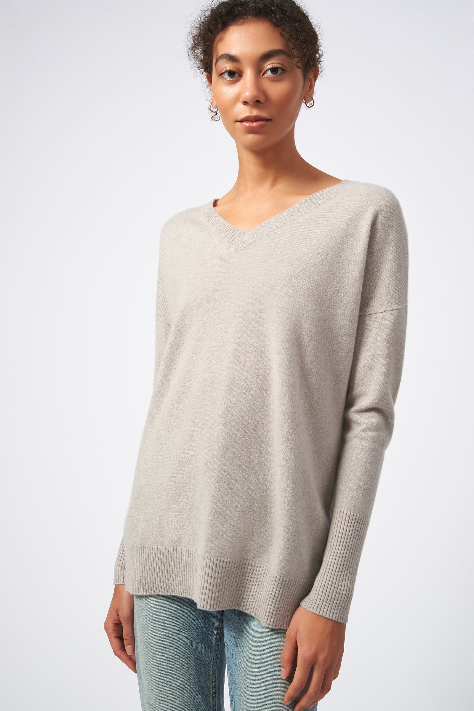 kal-rieman-cashmere-vneck-in-agate-front-view on model