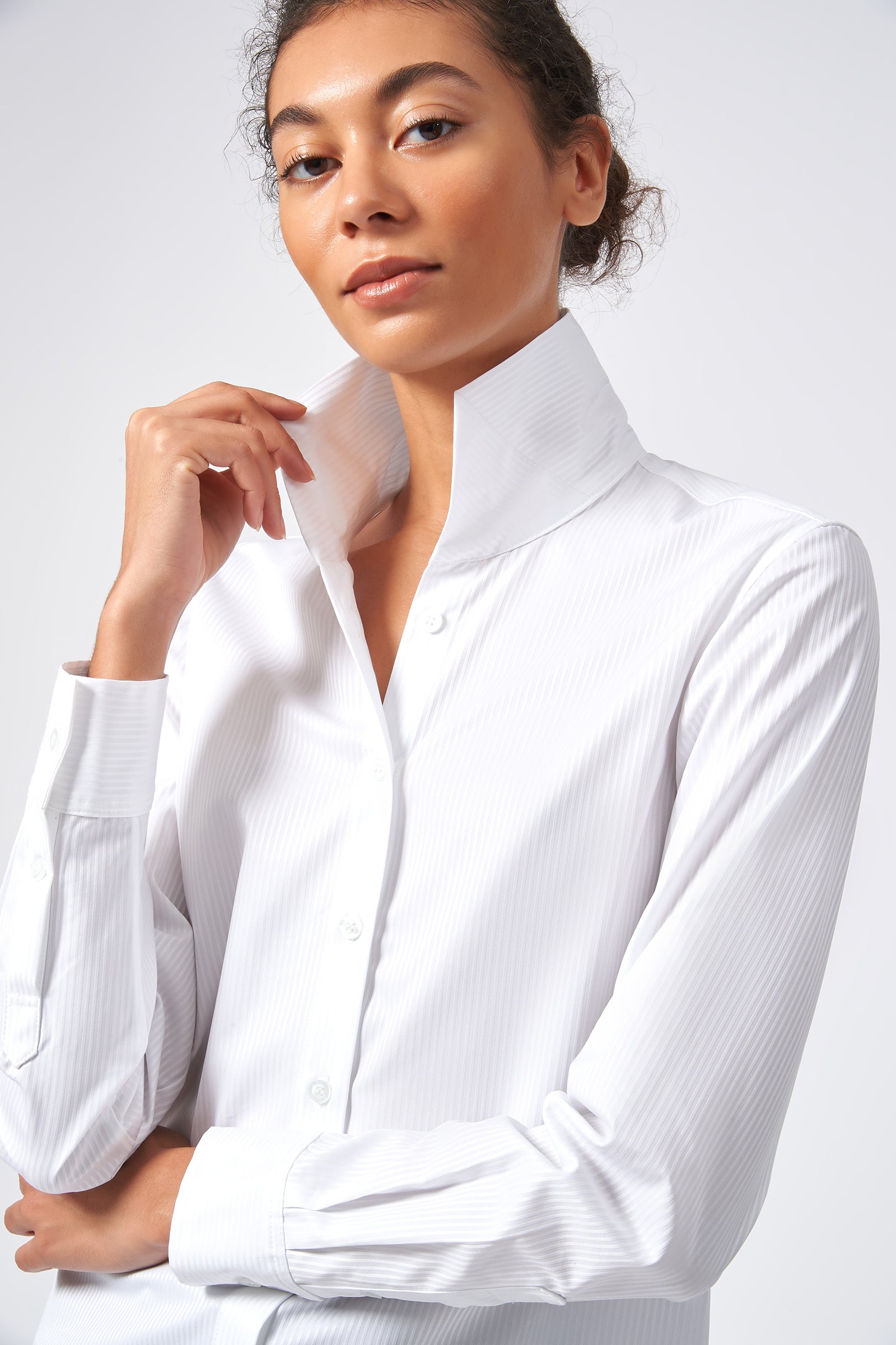Kal Rieman Box Pleat Ginna Tailored Shirt in White Satin Stripe on Model Front Detail View