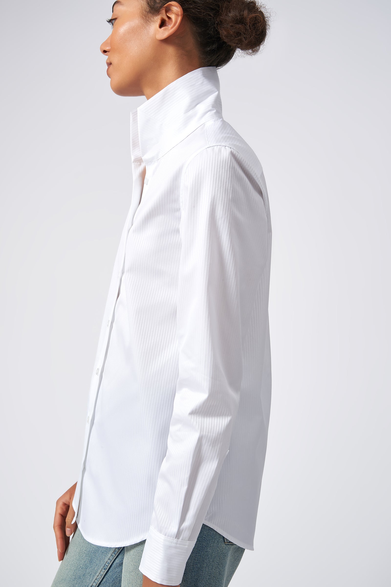 Kal Rieman Box Pleat Ginna Tailored Shirt in White Satin Stripe on Model Side Detail View