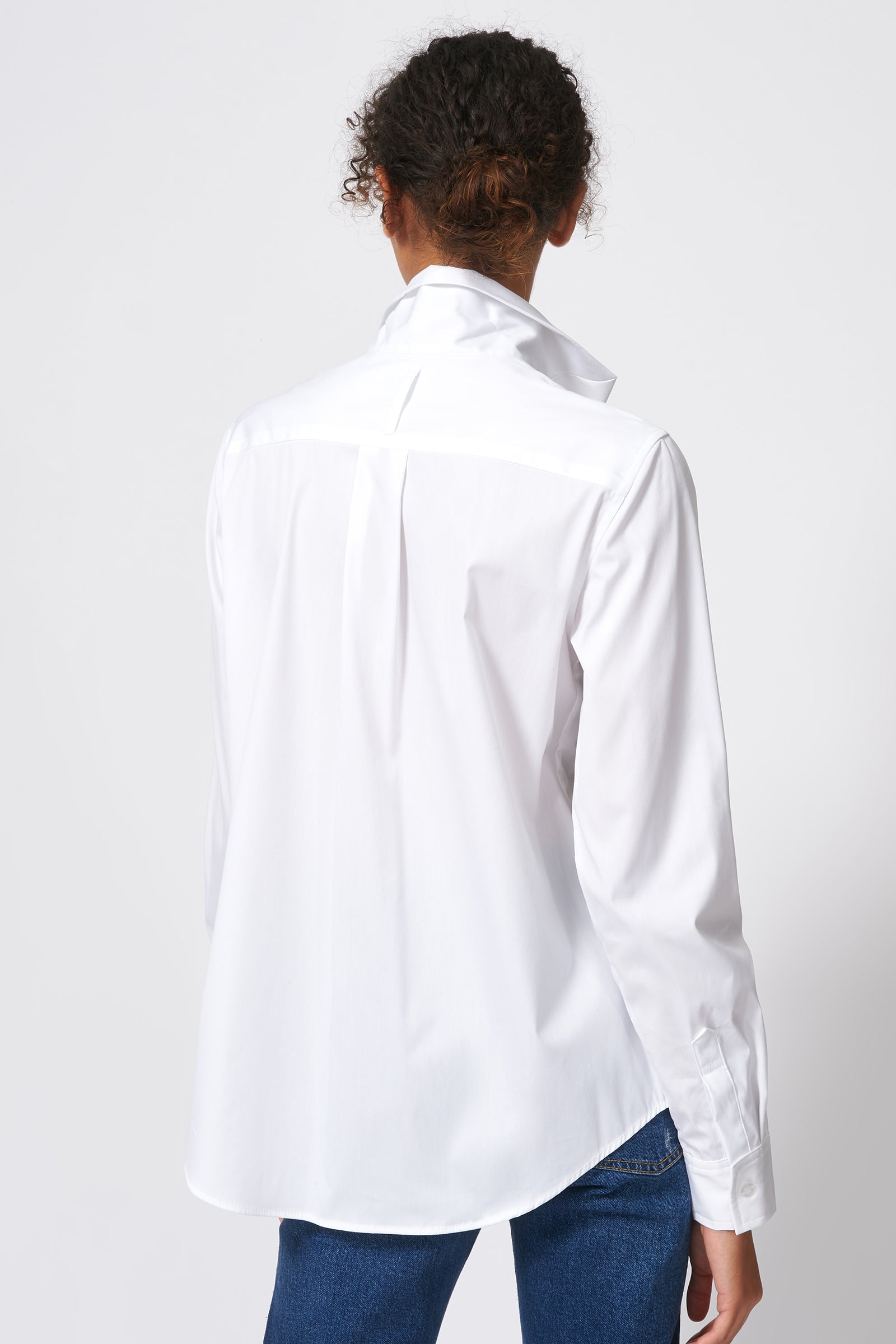 Ginna Box Pleat Shirt in White Stretch Made From a Cotton Blend